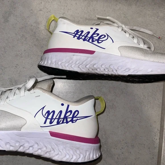 Nike React Sneakers 💖 - Picture 2 of 6